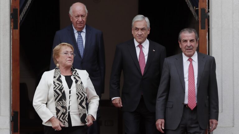 Aprueban lista de invitados que excluye a ex Presidentes para acto de cierre de la Convención