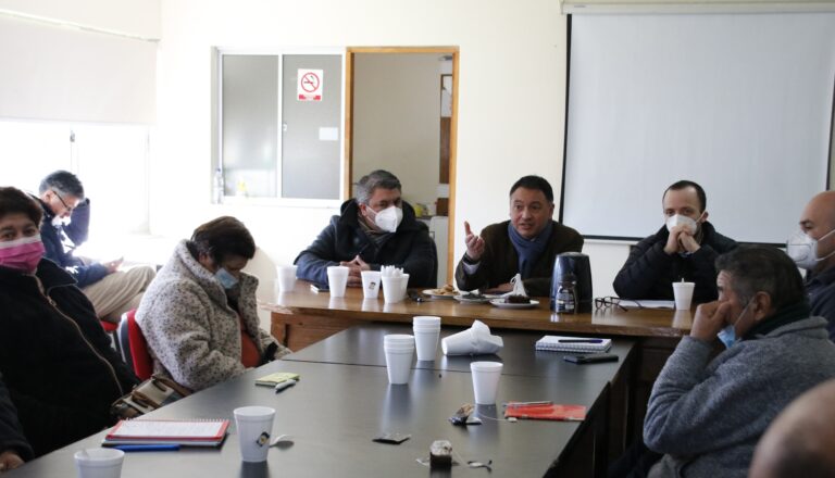 Directivas de APR de Licantén se reunieron con seremi de Obras Públicas y director de Obras Hidráulicas