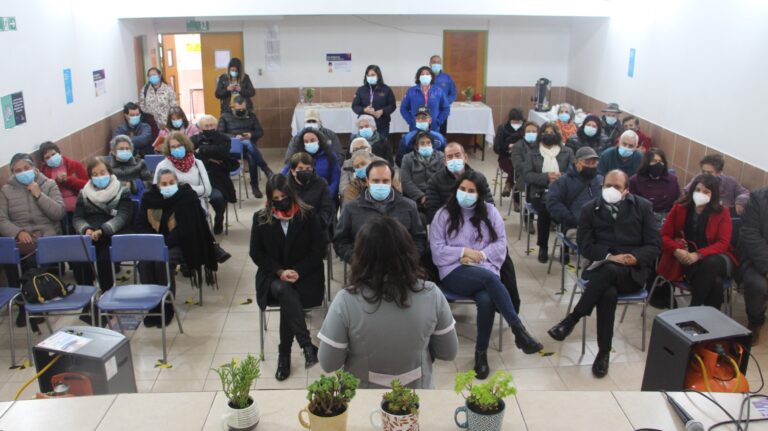 Municipio de Romeral realizó charla sobre deberes y derechos a adultos mayores de la comuna