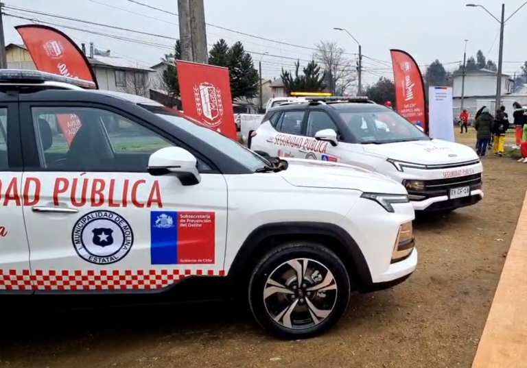 Municipio de Molina recibió dos nuevos vehículos para seguridad pública