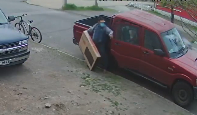 Tribunal de Curicó condenó a casi cuatro años de cárcel a sujeto que robó un televisor desde una camioneta
