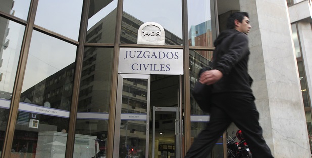 Fisco deberá pagar indemnización a cuatro exfuncionarios de la Armada por torturas por sufridas en 1973