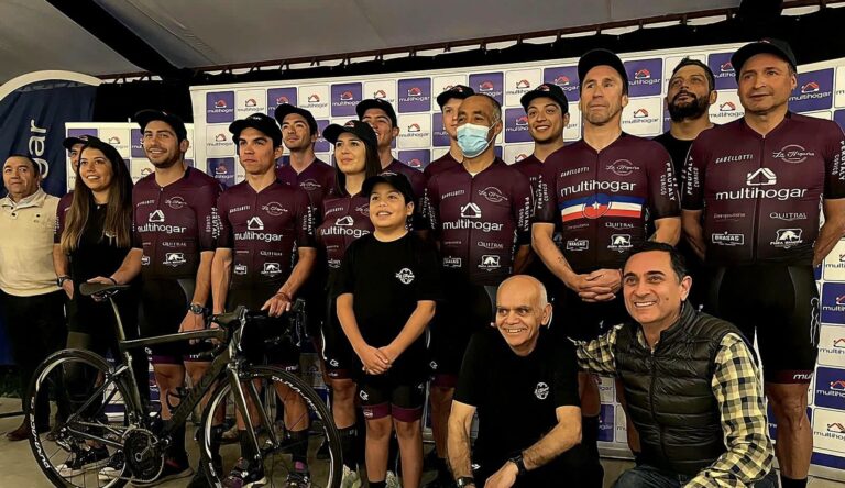 Team La Higuera mostró su indumentaria para las próximas competencias