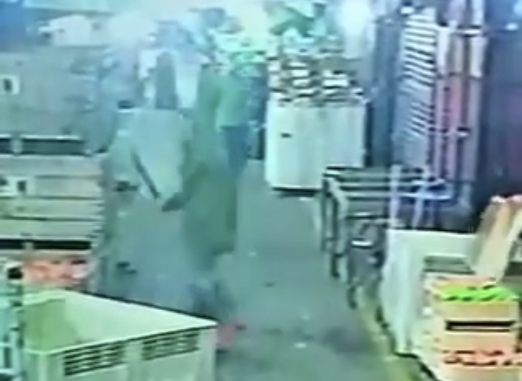 Extranjero atacó con un machete a comerciante de la Felicur