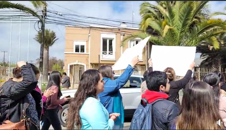 Asistentes de la educación inician paro junto a colegio de profesores en Teno