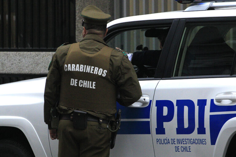 Delincuentes saquearon parcela, maniataron a los dueños y violaron a su hija en Tarapacá