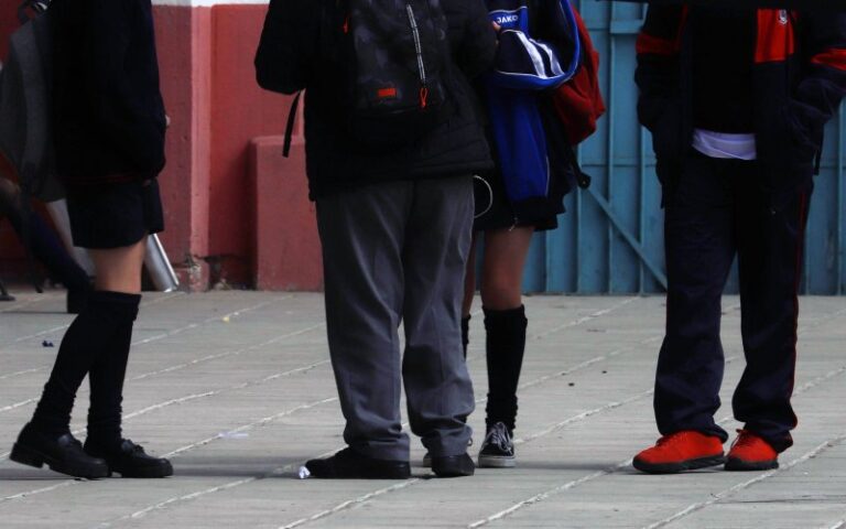 Fiscalía de Curicó y PDI investigan a profesor por presuntos abusos sexuales contra alumnas
