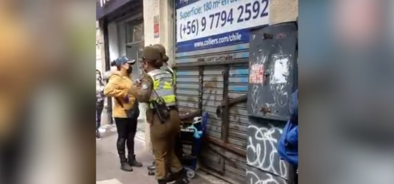Carabinera se enfrenta a ambulantes y se hace viral: "Ni siquiera pagan impuestos y están vendiendo"