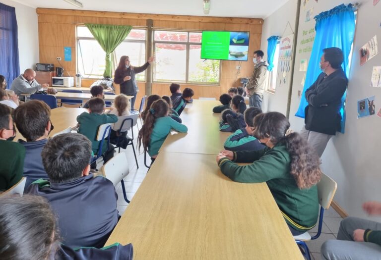 Realizan charla con escolares de Boyeruca sobre la conservación de humedales