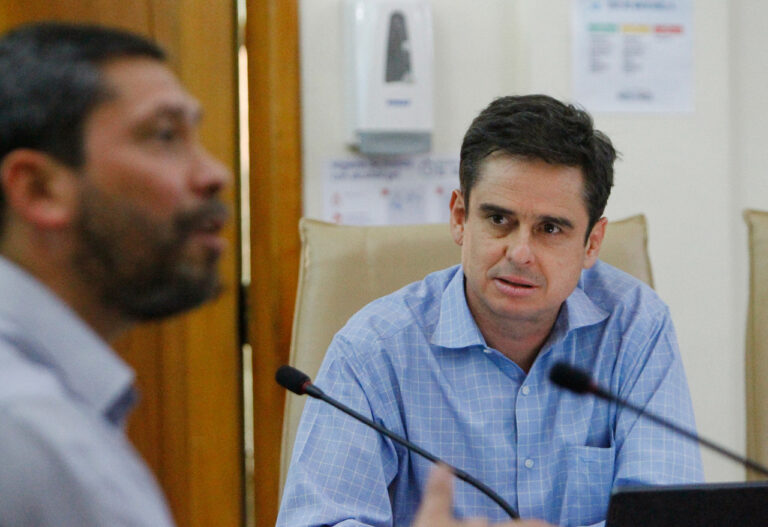 Comisión de salud solicitará activa participación en mesa que definirá destino del Hospital de Curicó