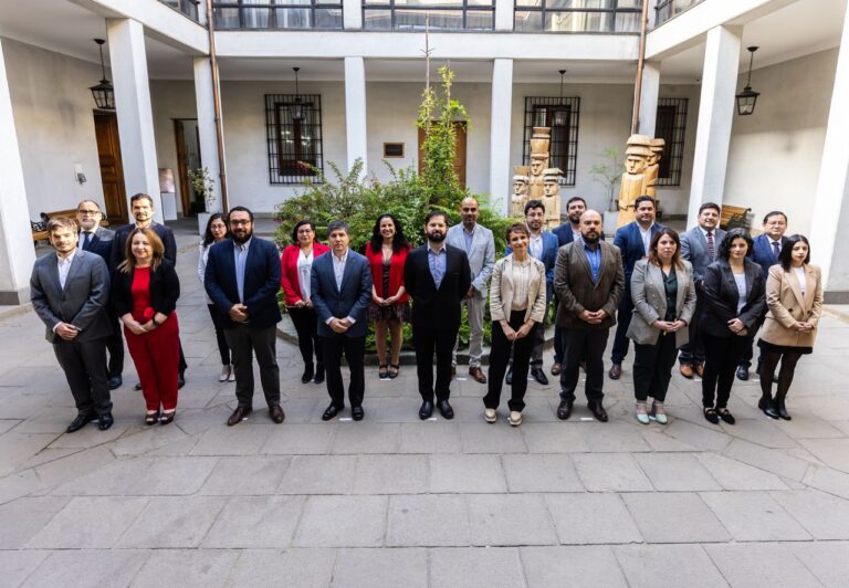 Delegado presidencial del Maule participó en jornada laboral junto al Presidente Boric