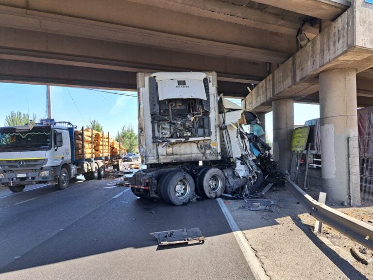 Colisión múltiple produce alta congestión vehícular en el cruce Los Niches