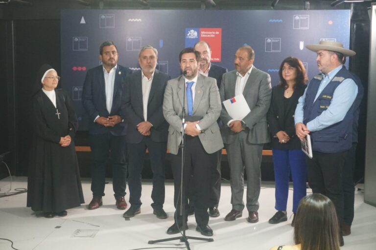 Alcalde Bernardo Vásquez: “Reinsertar a los alumnos en los establecimientos educacionales debe ser un tema país”