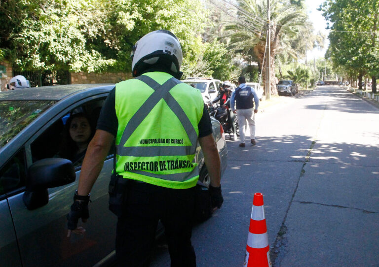 Dirección de Tránsito saca de circulación motos y autos que infringen la ley