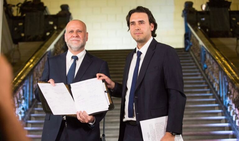 Fuerzas políticas logran acuerdo para desarrollar una nueva Constitución