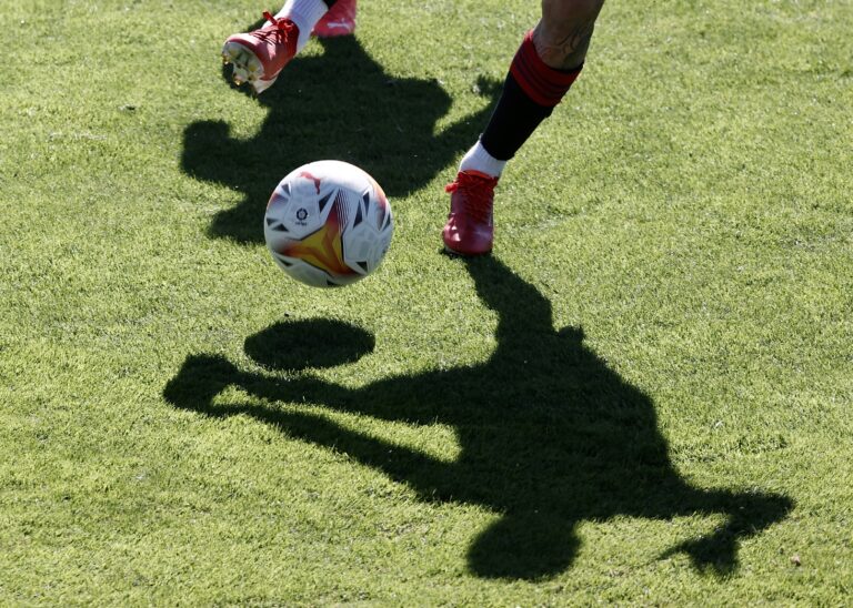 Hombre murió mientras jugaba partido de fútbol en Sarmiento