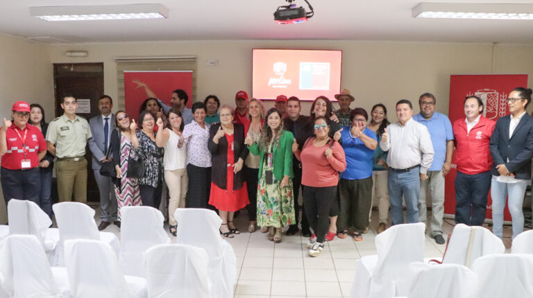 Dirigentes vecinales celebran llegada de nuevos vehículos de patrullaje municipal en Molina
