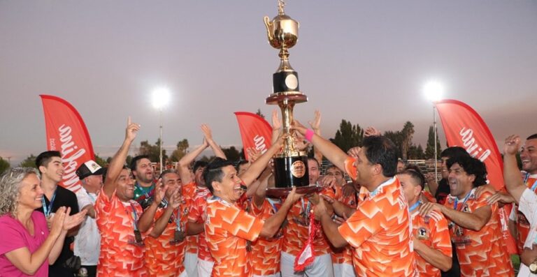 América de Temuco se tituló campeón nacional categoría 45 años en Molina