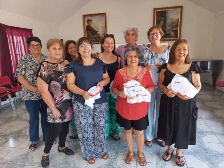 Se abre invitación para bordar y reconocer a las mujeres curicanas