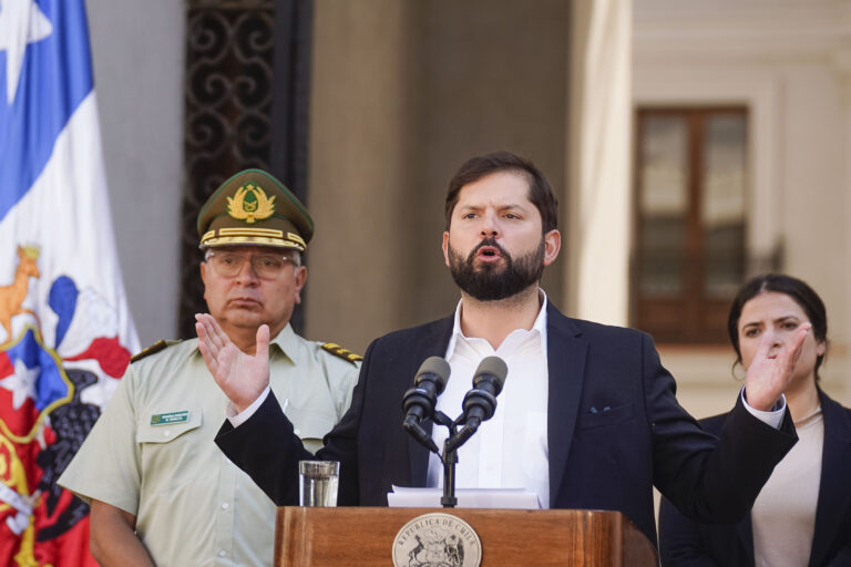 Presidente Boric a Matthei: "Respaldar a Carabineros en la lucha contra la delincuencia no es a costa de los DD.HH."