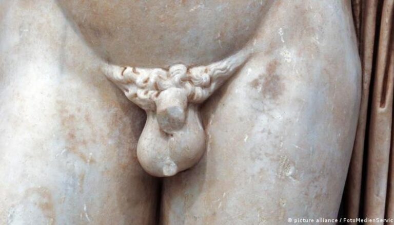 Por qué las estatuas antiguas tienen penes pequeños