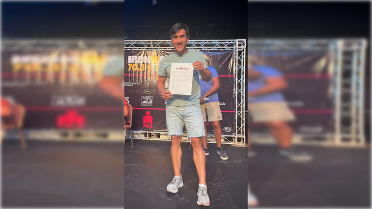 Triatleta curicano Alexy Narváez clasifica a mundial de Finlandia