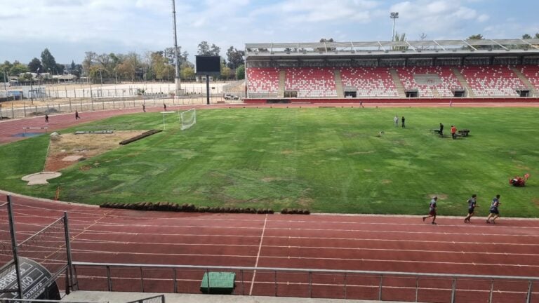 Estadio La Granja: continúan trabajos para partido de Curicó Unido a disputarse este lunes