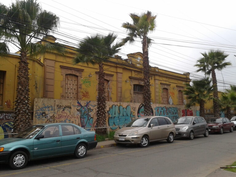Escuela Balmaceda: Restauración contempla control de termitas