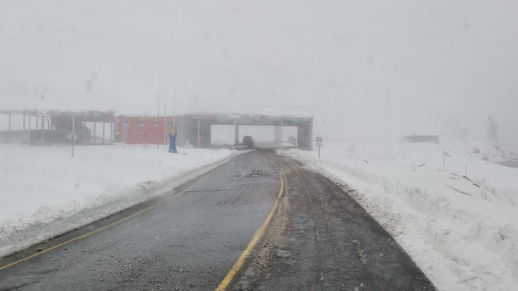 Mantienen cierres de rutas hacia la cordillera en el Maule pese a retirada de sistema frontal