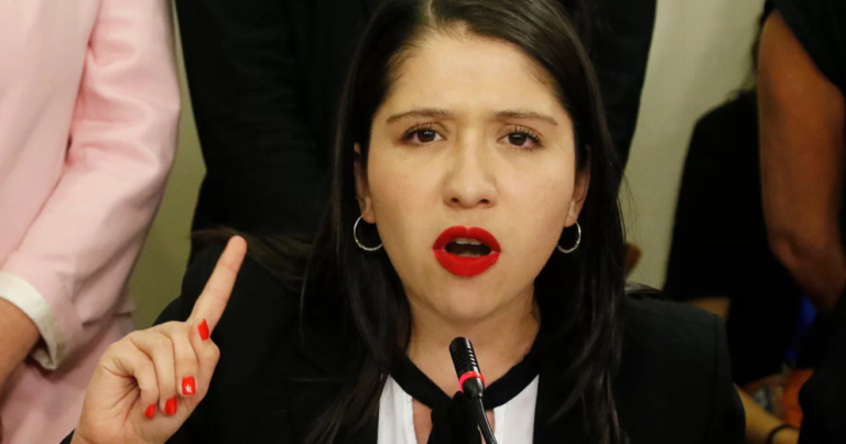 Diputada Veloso a Republicanos en plena sesión: "El patriotismo se lo meten por donde les cabe"