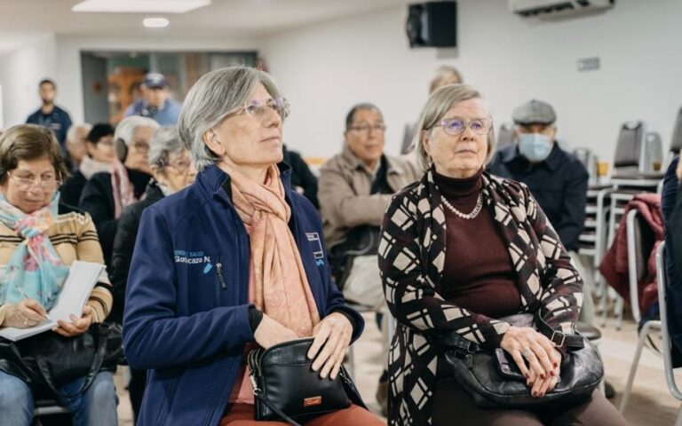 Diputada Mercedes Bulnes gestionó operativo de salud para adultos mayores en Curicó