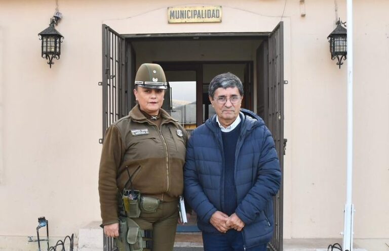 Municipio de Sagrada Familia y Carabineros coordinan acciones de seguridad pública