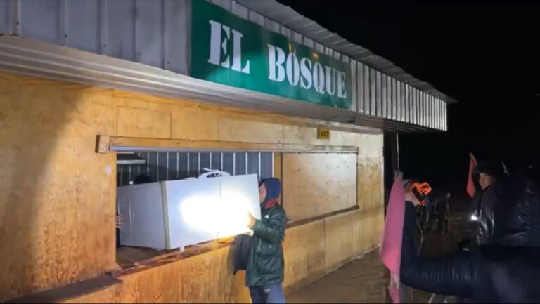 Desborde del río Teno provoca inundaciones en camino La Montaña