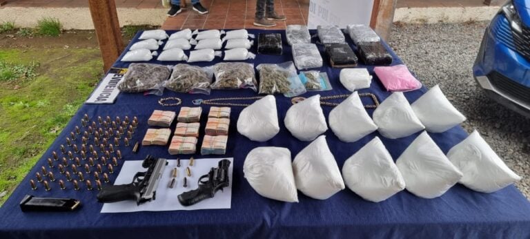 PDI detuvo a seis sujetos por tráfico de drogas en centro de eventos camino a Rauco