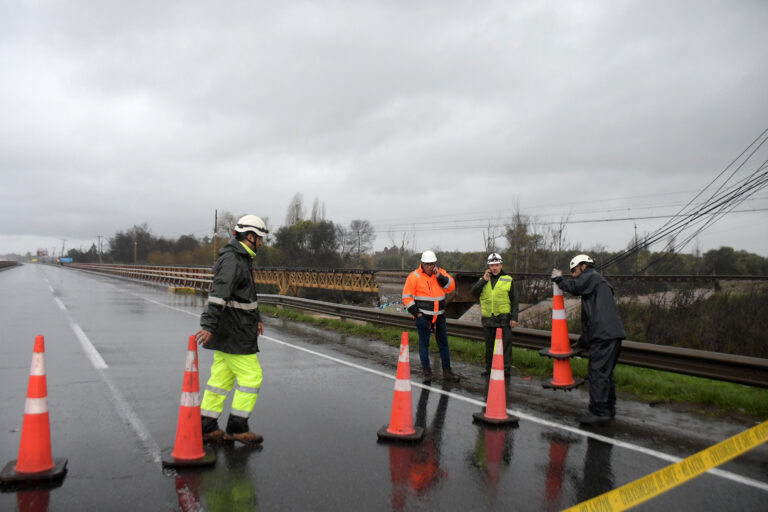 Habilitan puente Lircay en la Ruta 5 Sur de manera parcial