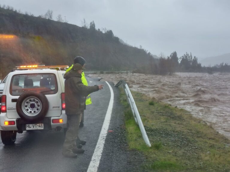 Ordenan evacuar sectores de Ventana del Bajo y Piedra Blanca en Teno por riesgo de desborde