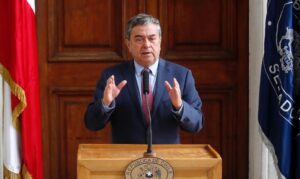 Senador Coloma destaca recuperación de recursos para Bomberos