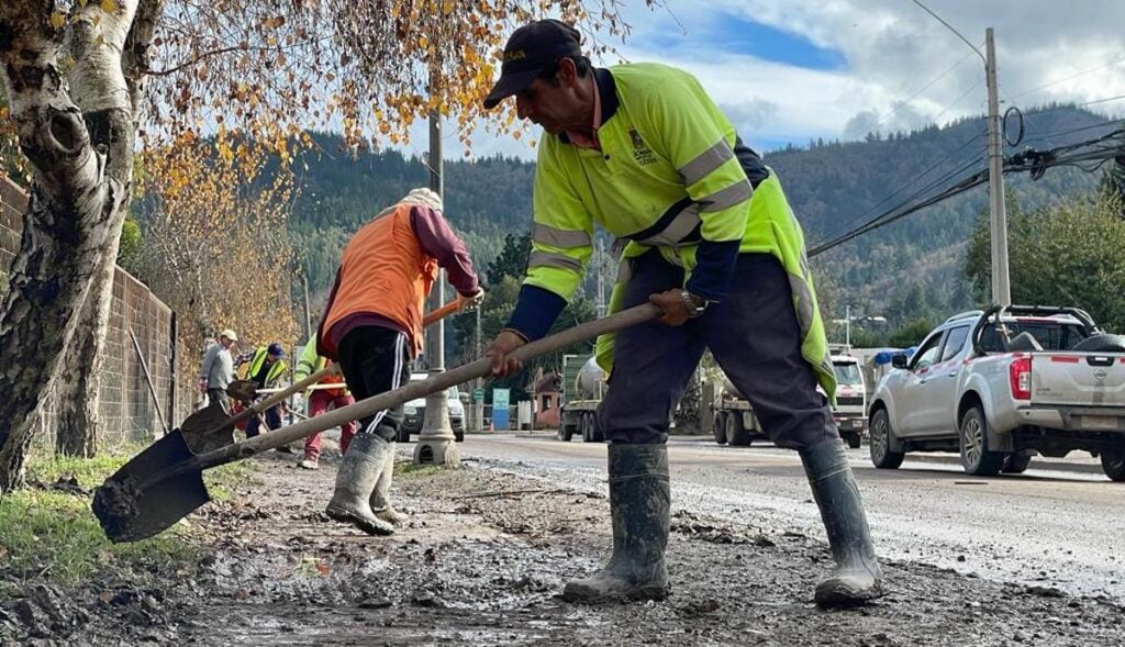 Autoridades conforman la "Mesa Preventiva del Mataquito" en Licantén para enfrentar el próximo invierno