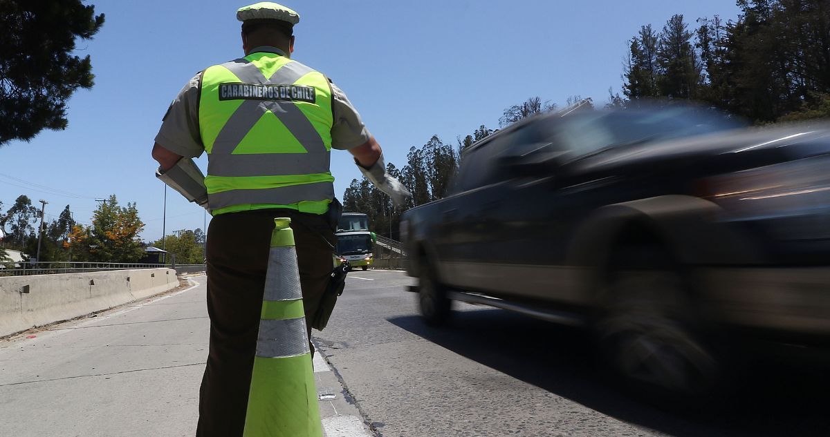Detienen a conductor ebrio que intentó evadir control policial en Teno