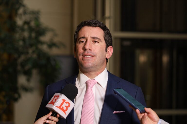 Diputado Benjamín Moreno anunció posibles acusaciones constitucionales contra ministros Montes y Jackson