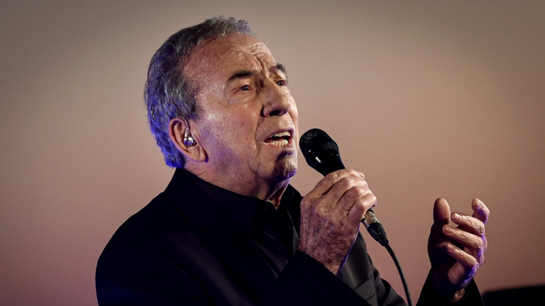 ¡No ha muerto! José Luis Perales aclara que está en Londres junto a su hijo