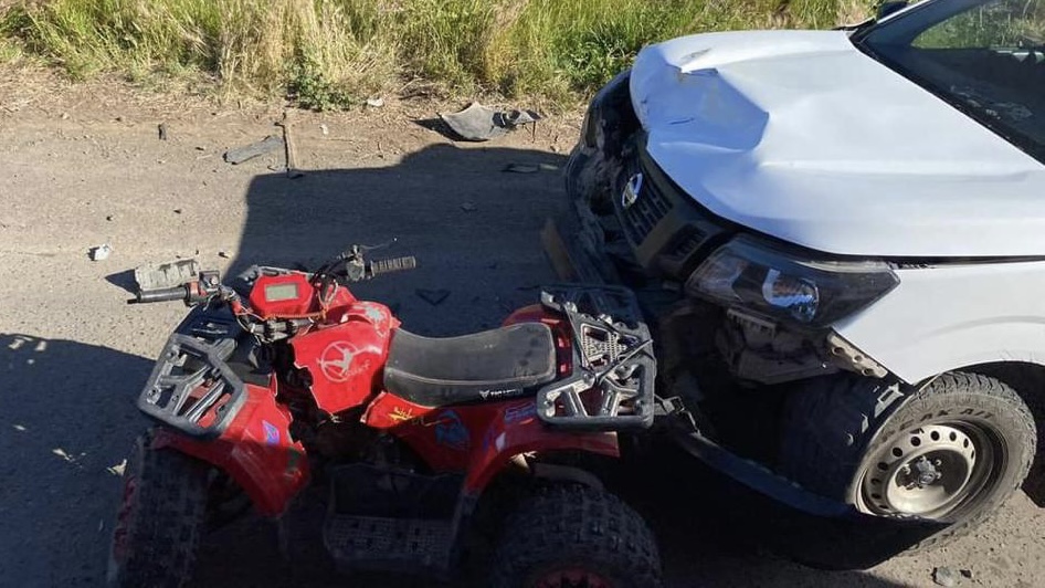 Mujer queda en estado grave tras colisión frontal en Los Quillayes