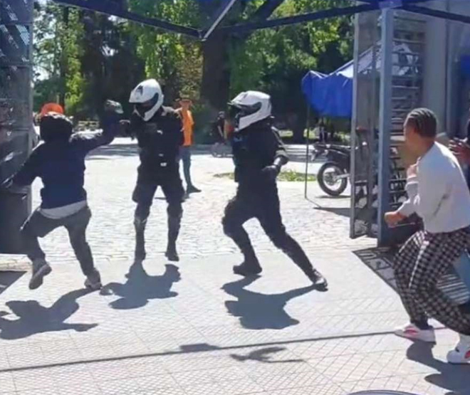 Dejan en libertad a dos menores que atacaron a guardias en parque Quinta Normal