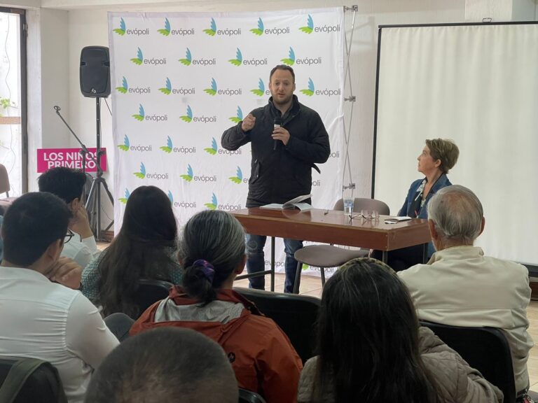 Evópoli realiza encuentro sobre nueva Constitución en el Maule