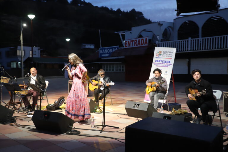 En la Costanera de Iloca se realizó concierto homenaje a Roberto Parra