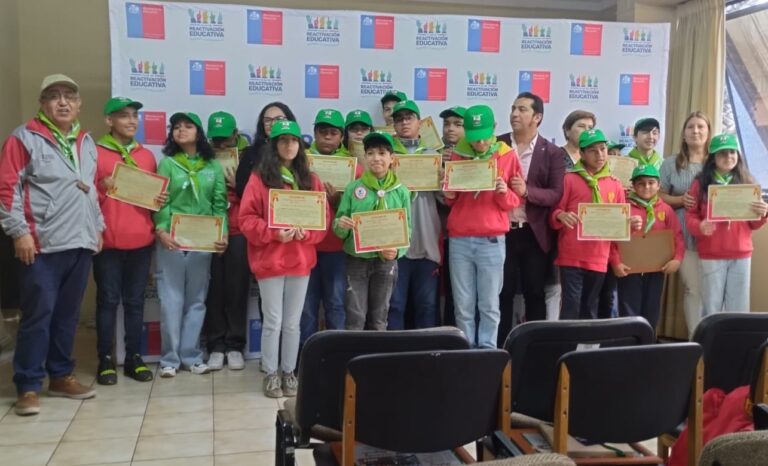 Estudiantes de la Escuela Cataluña de Curicó se certificaron como Forjadores Ambientales