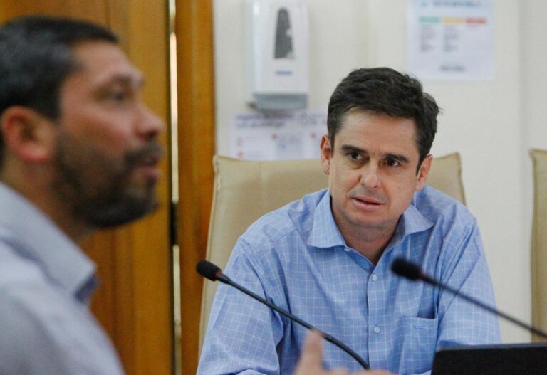 Concejal advierte: "Curicó es un buque muy grande"