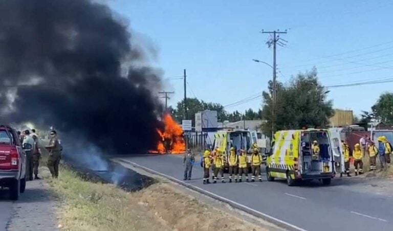 Carabineros logra rehabilitar tránsito tras accidente aéreo en Talca
