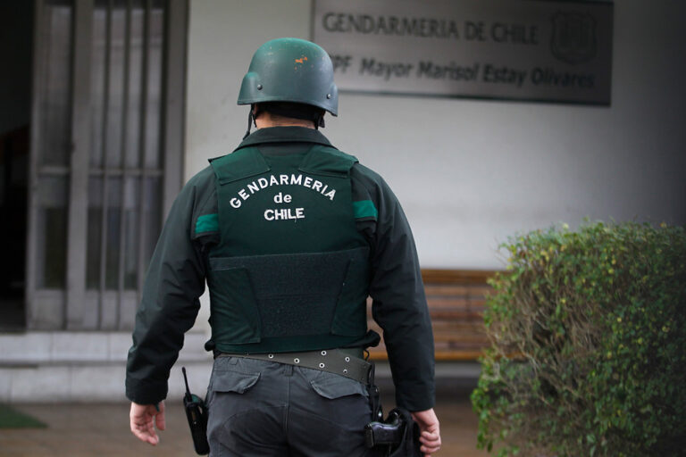 Gendarmería dice no tener antecedentes ante denuncia de control de cámaras por parte de internos