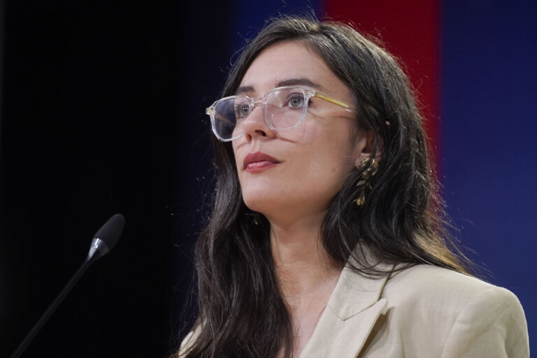 Vallejo apunta al gobierno de Piñera por entrega de pensiones de gracia a personas con delitos graves